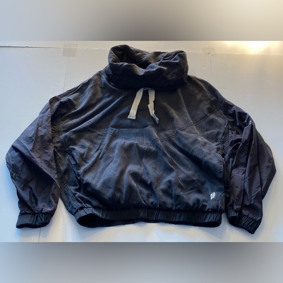 FP Movement Far & Away Pullover Jacket  Black  XS - Picture 3 of 9